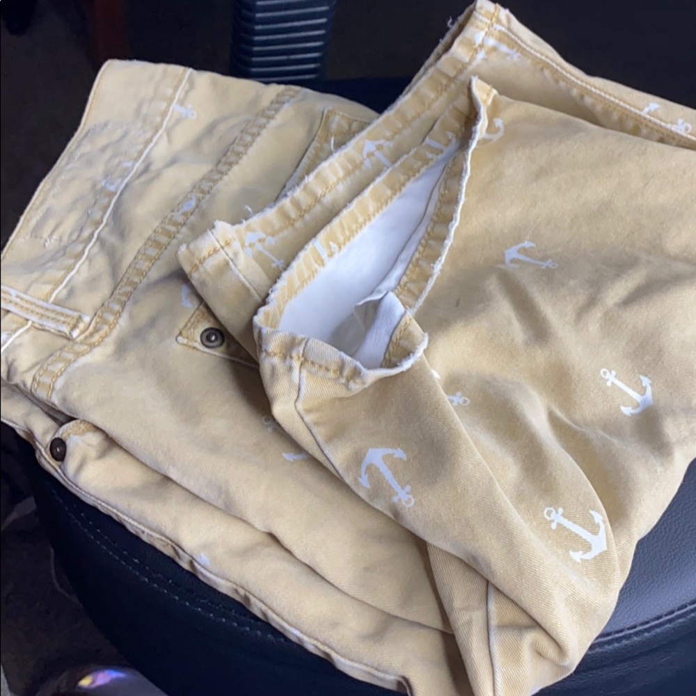 Men Shorts - Picture 3 of 3